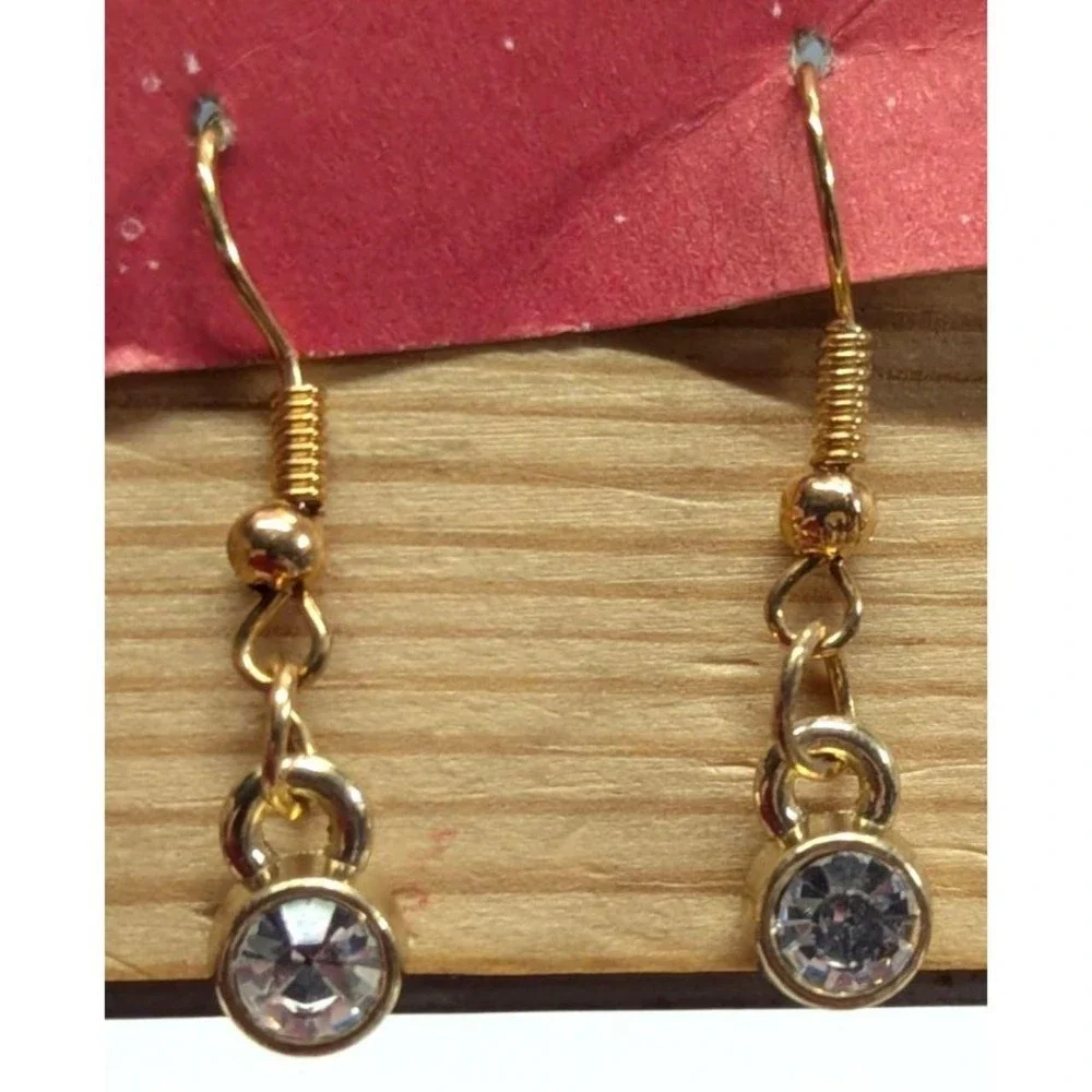 New Gold-Tone Dangle Drop Earrings Sparkling Clear Stones Lt Weight Minimalist